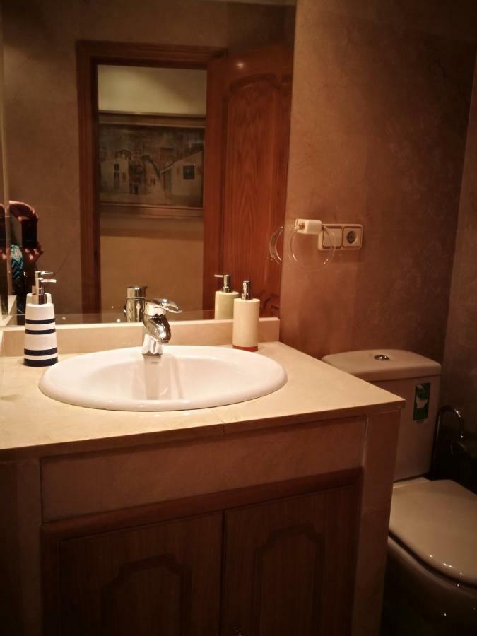 Apartamentos Torr Av America - Lopez De Hoyos - Chamartin マドリード エクステリア 写真